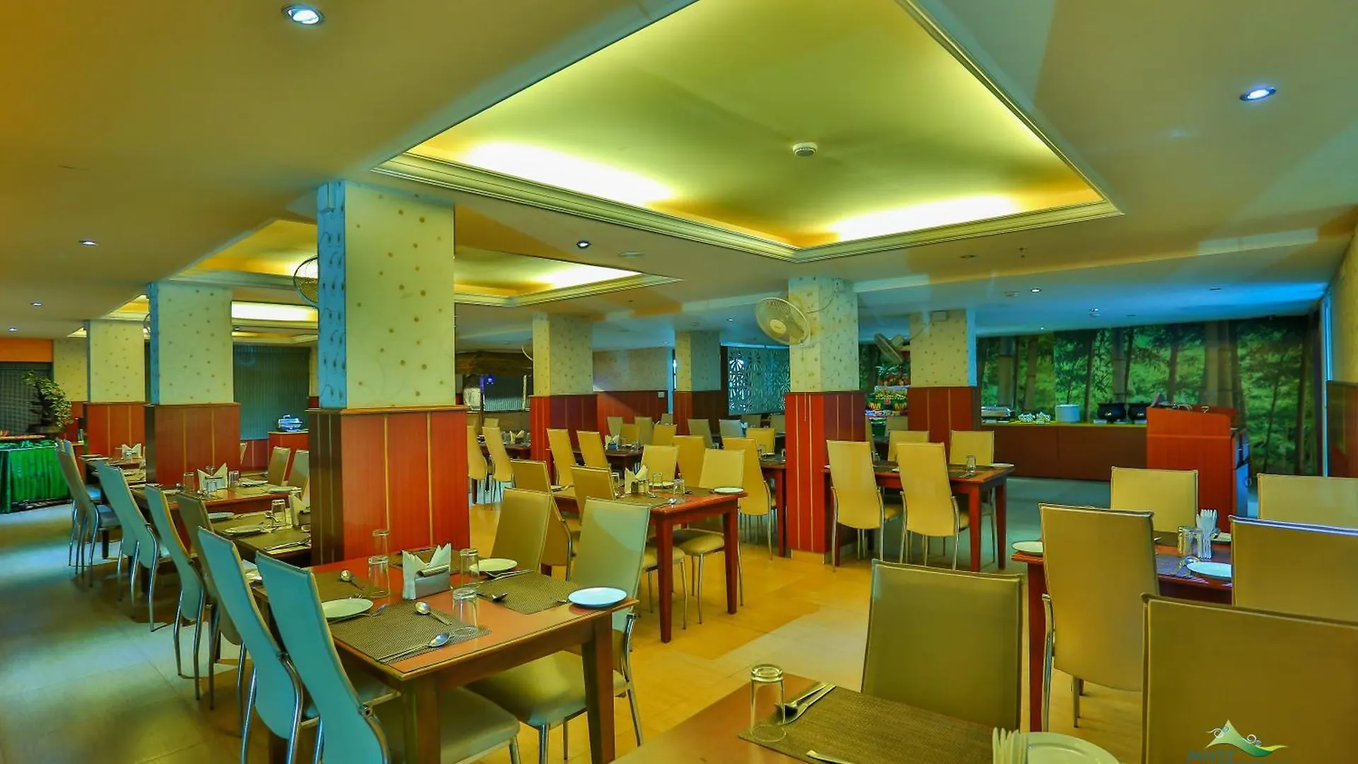 Misty Mountain Resort 무나르 3*,