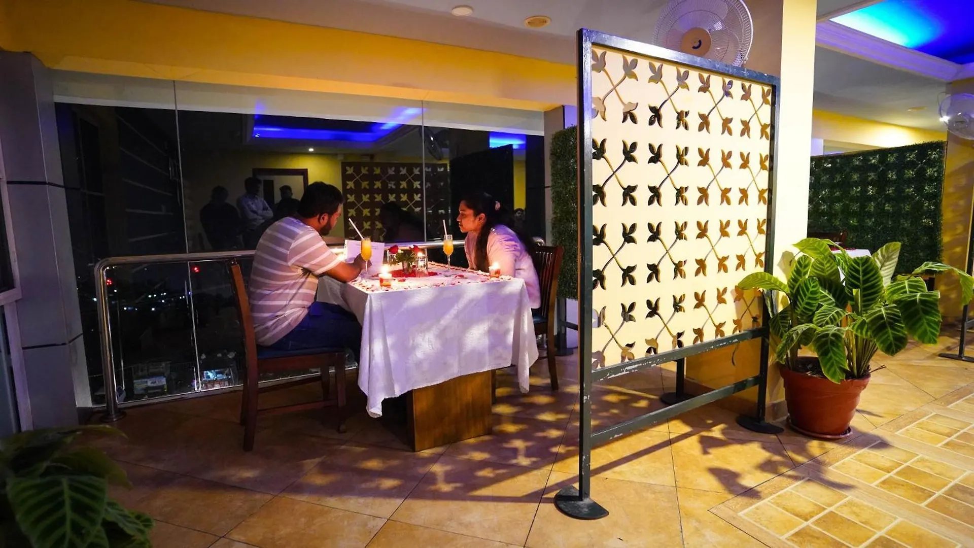 Misty Mountain Resort 무나르 호텔