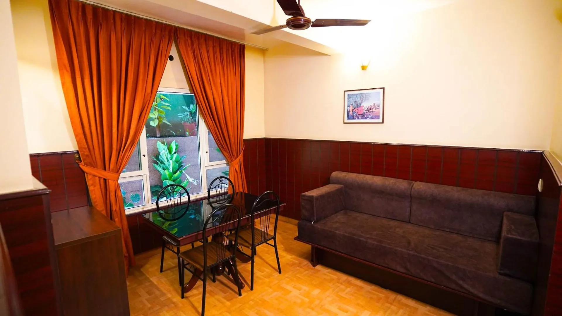 Misty Mountain Resort 무나르