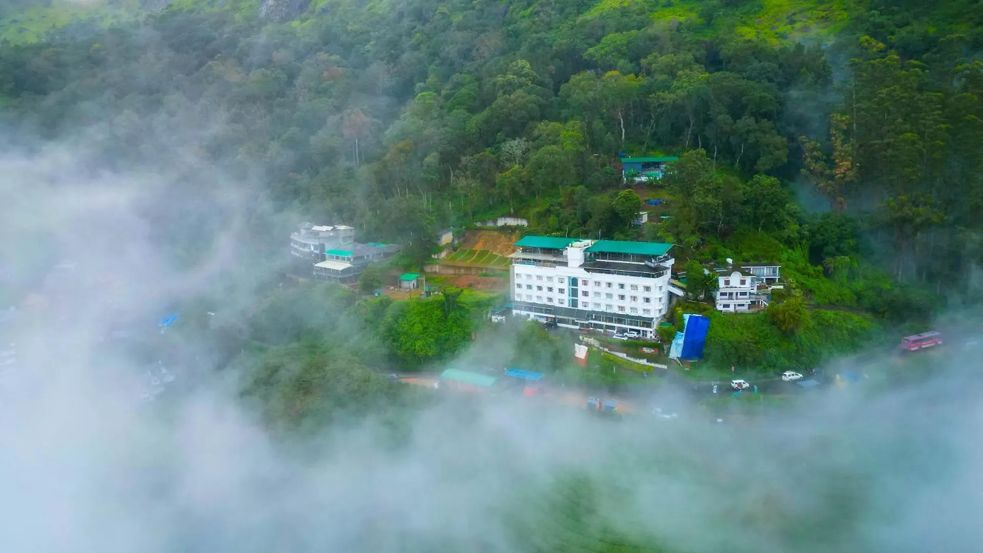 Misty Mountain Resort 무나르 호텔