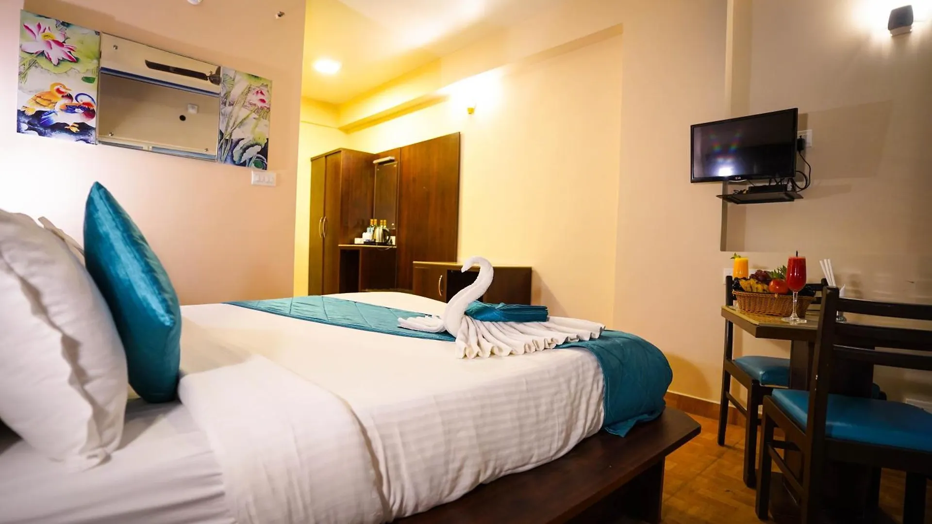 Misty Mountain Resort Munnar India